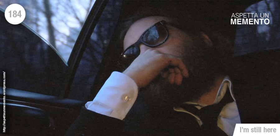 io sono qui, joaquin phoenix, casey affleck, recensione, tatuaggio, aspettaunmemento